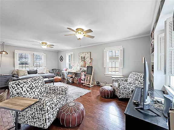 4th image of 22 Elm Rdg