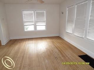 3rd image of 287 Euclid Ave