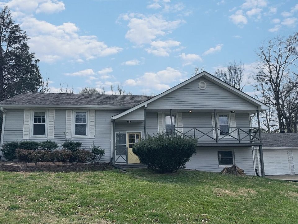 1st image of 1004 Red Oak Dr