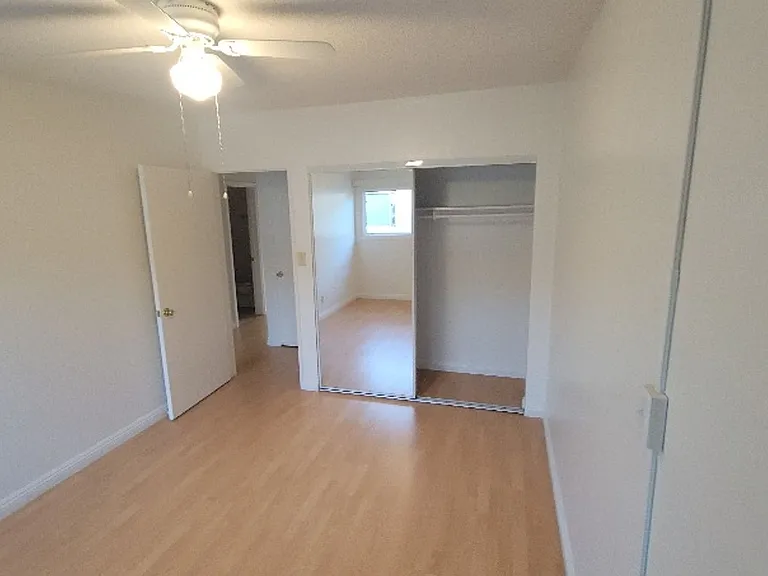 511 Avenue G — Photo 5