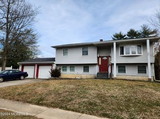 5 Royal Ave, Lakewood, NJ 08701