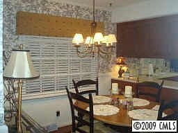 3rd image of 2527 Monticello Dr