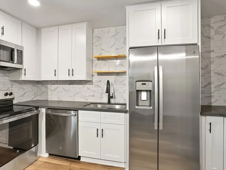 4421 Burgundy St #103 — Photo 4