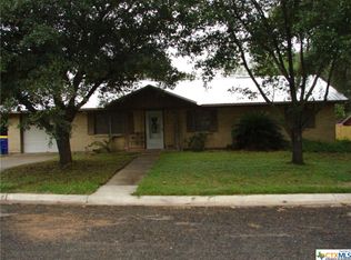 831 Larry Dr, Gonzales, TX 78629