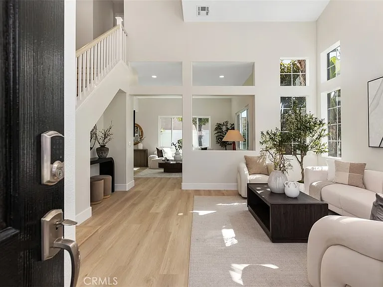 5 Chatri Cir — Photo 32