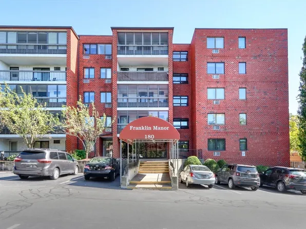 180 Green St APT 205, Melrose, MA 02176