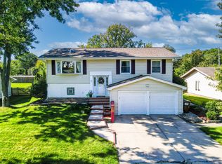 2S068 Churchill Ln, Glen Ellyn, IL 60137