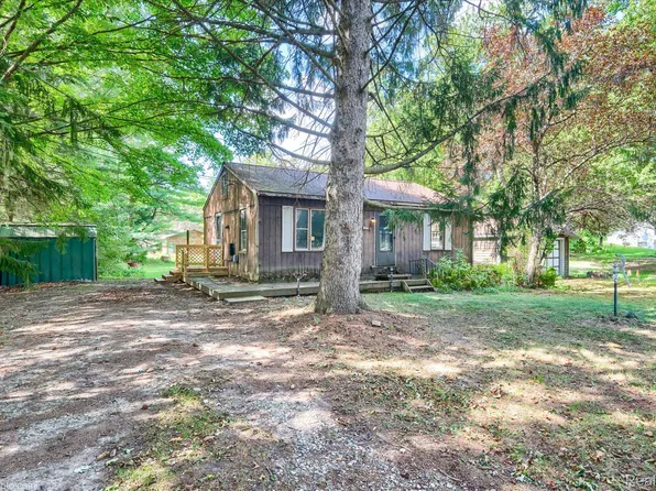 4425 West St, Leonard, MI 48367