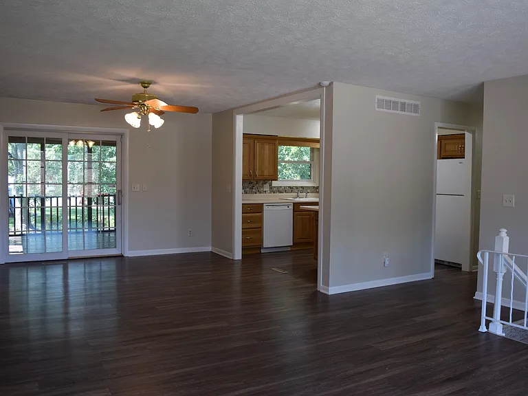 2609 Hall Ct — Photo 7