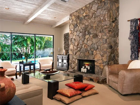 21311 NE 23rd Ave, Miami, FL 33180