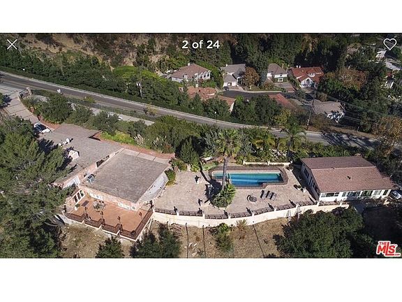 5th image of 3003 Benedict Canyon Dr