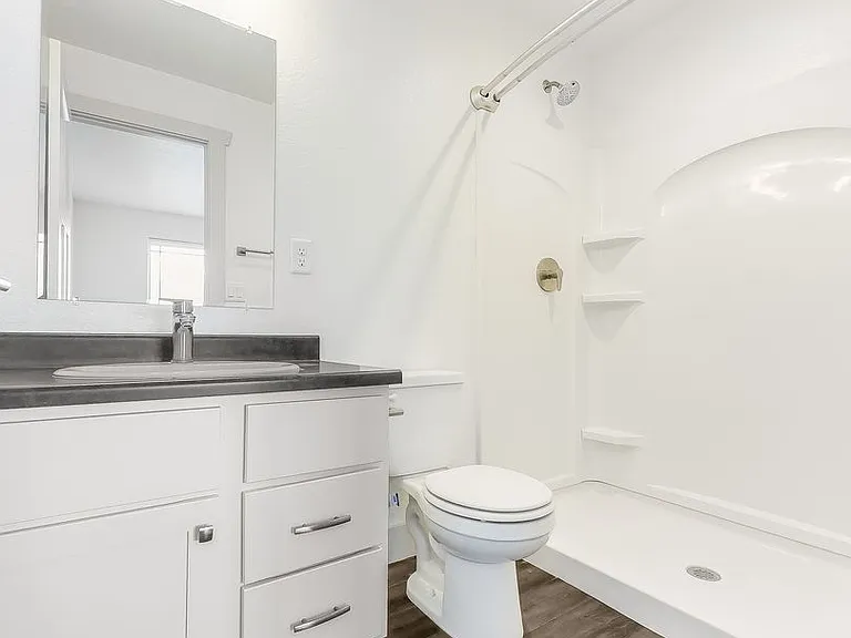 110 Parkview Ct — Photo 46