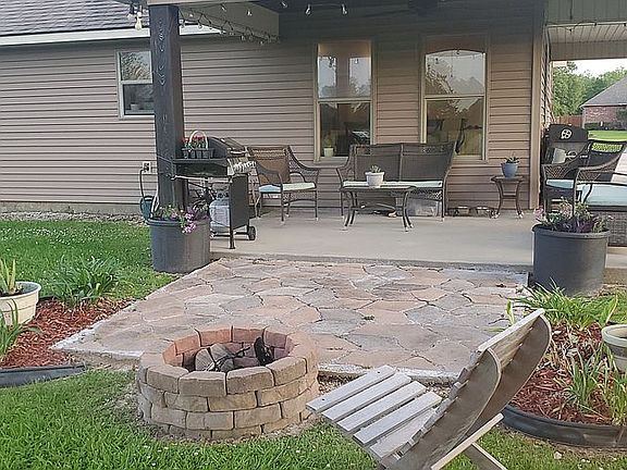 Partial view of back of home
