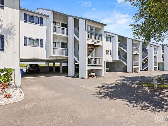 3rd image of 821 Bahia Del Sol Dr #B