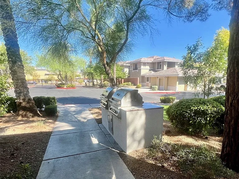 912 Duckhorn Ct #203 — Photo 3
