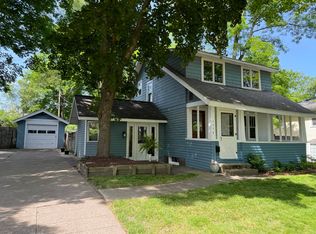 1112 Hillcrest Ave, Kalamazoo, MI 49008