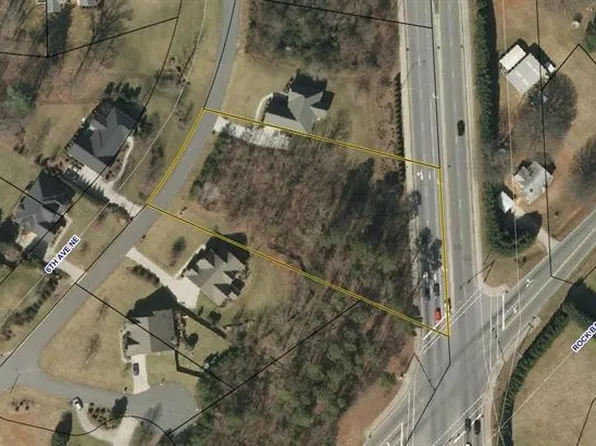 706 6th Ave NE, Conover, NC 28613