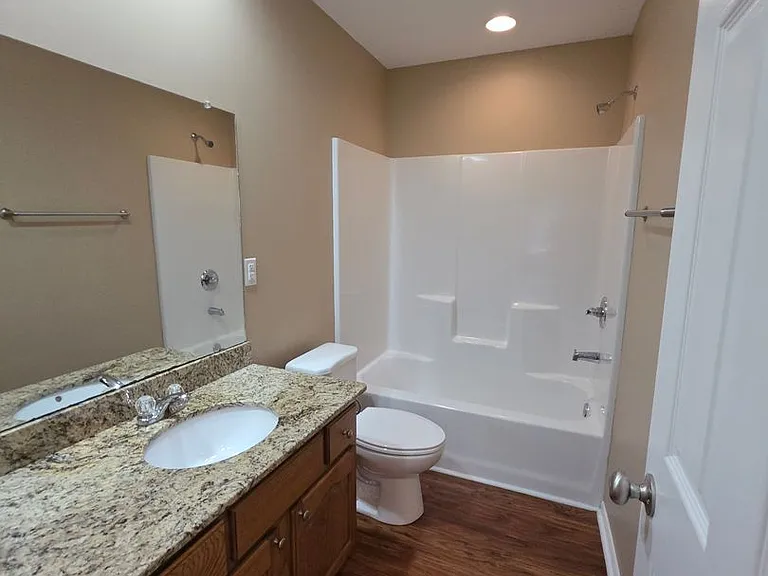 808 S Knoxville Ave — Photo 16