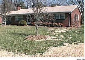 1st image of 720 Carlton Dr