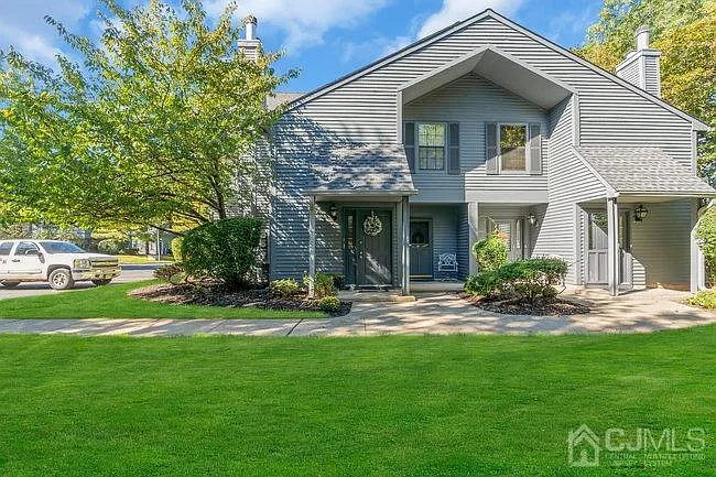 305 Woodhaven Dr photo 1