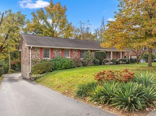 3086 Montavesta Rd, Lexington, KY 40502