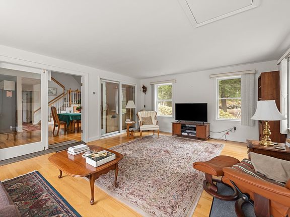 5th image of 126 Hobart Hill Road