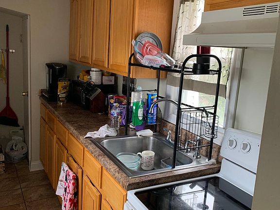 4th image of 26 Hilton St #3