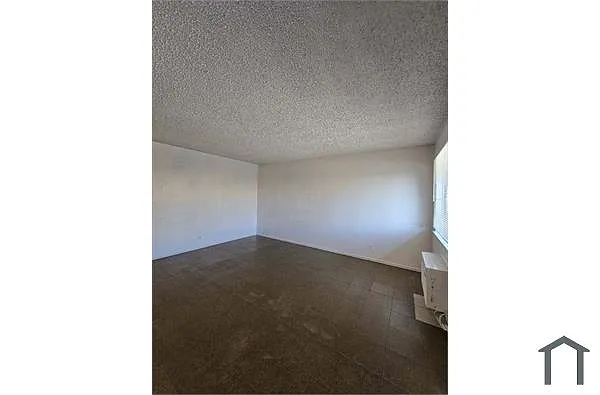 Building Photo - 1369 E San Bruno Ave