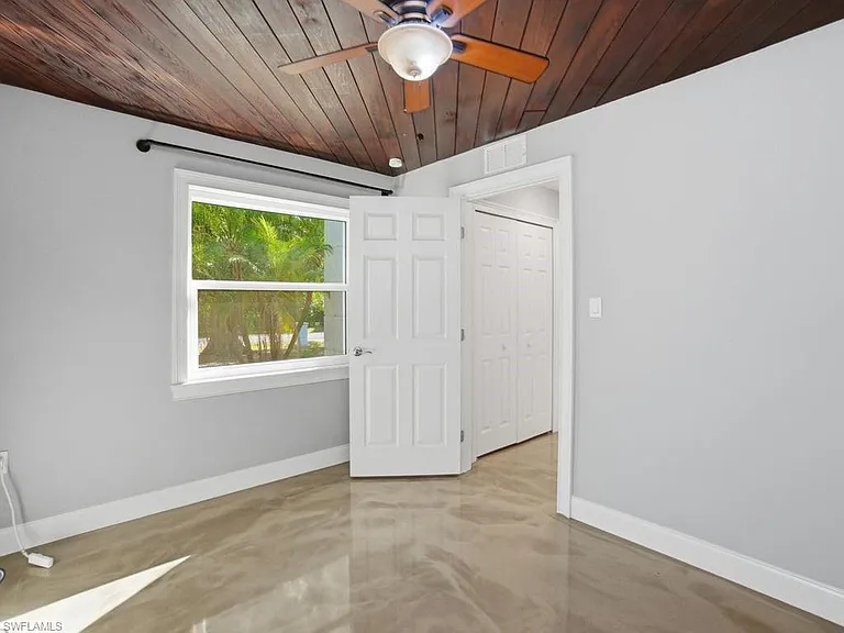 4920 Shady River Ln — Photo 30