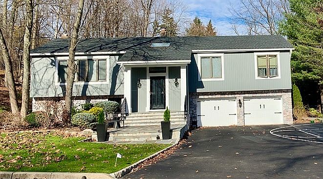 1st image of 50 Heritage Ct