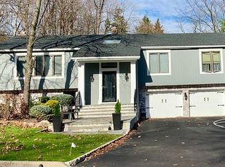 50 Heritage Ct, Woodcliff Lake, NJ 07677