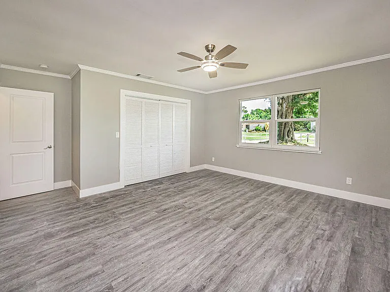 300 Riomar Dr — Photo 30