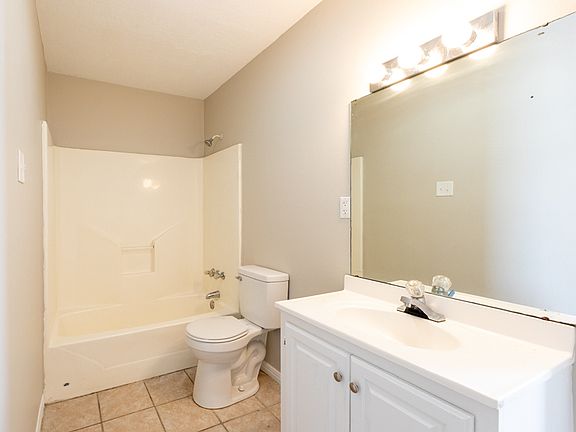 885B-SISTRUNK-bathroom2_11182025