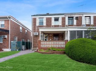 141-11 72nd Ave, Flushing, NY 11367