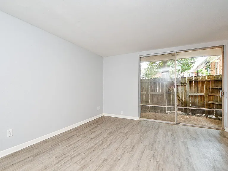 2822 Briarhurst Dr #43 — Photo 9