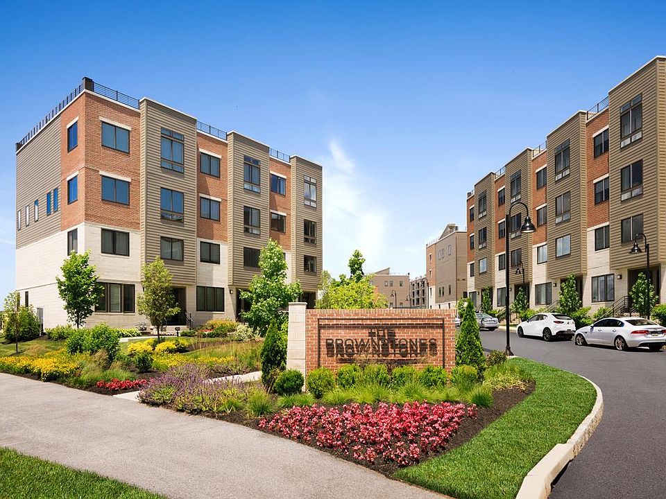 Brownstones community entrance