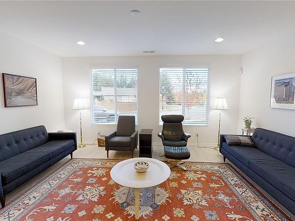 3rd image of 4838 Meriwood Dr NE