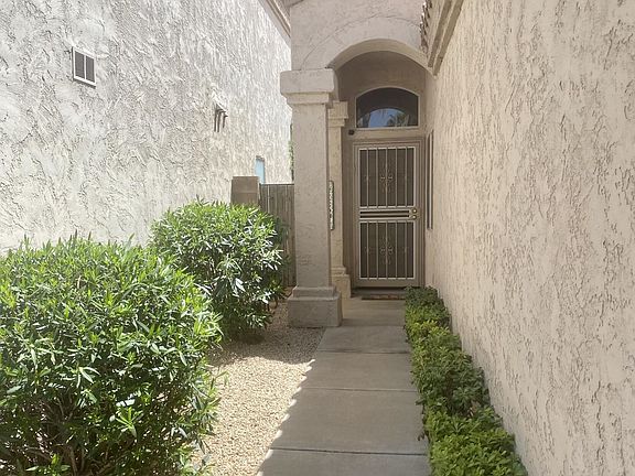 3rd image of 3403 E Rockwood Dr
