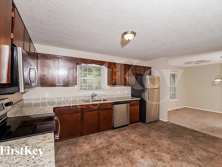2321 Pentland Dr — Photo 6