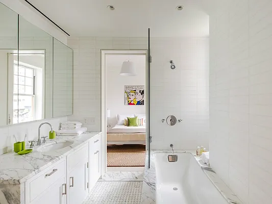 Sold by Sotheby's International Realty | media 29