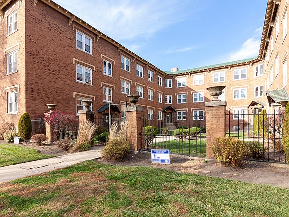 2nd image of 4816 W Hutchinson St APT 4B
