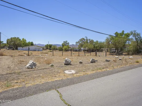 865 Mesa Dr, Fernley, NV 89408