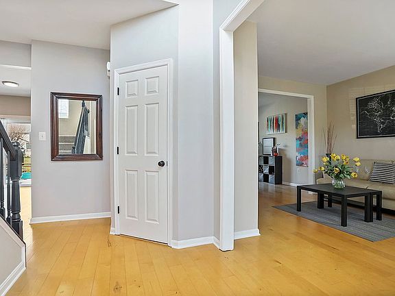 4th image of 121 Pebble Beach Cir