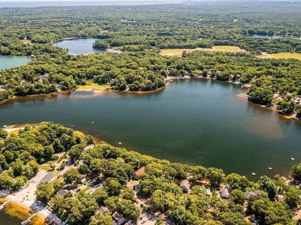 42 Lakeview Blvd, Plymouth, MA 02360