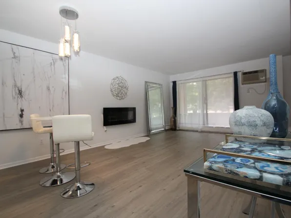 7310 York Ave S #111, Minneapolis, MN 55435