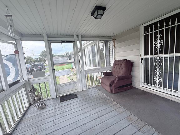 3rd image of 4835 W Hubeny St