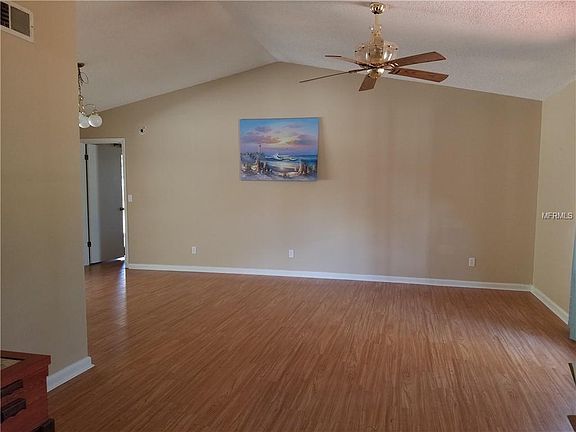 3rd image of 14300 Thornwood Trl