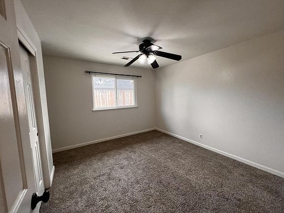 5th image of 405 Arboles Way