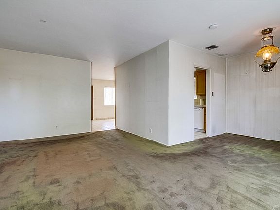 4th image of 10702 Cecilia St