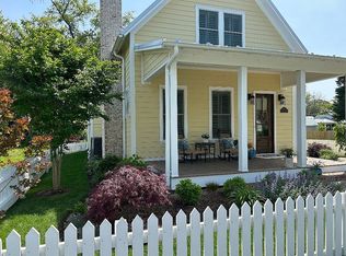 14274 Calvert St, Solomons, MD 20688